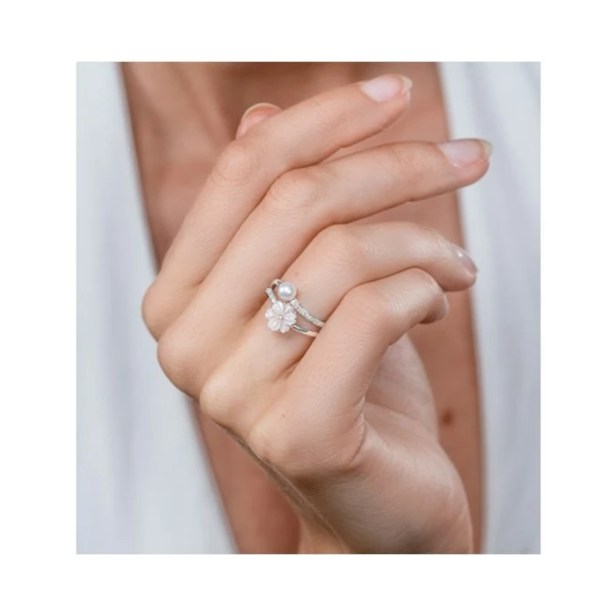 4.5mm Pearl With Shell And Diamond Stellato Ring In 9K White Gold 2 4.5mm Pearl With Shell And Diamond Stellato Ring In 9K White Gold - Image 2